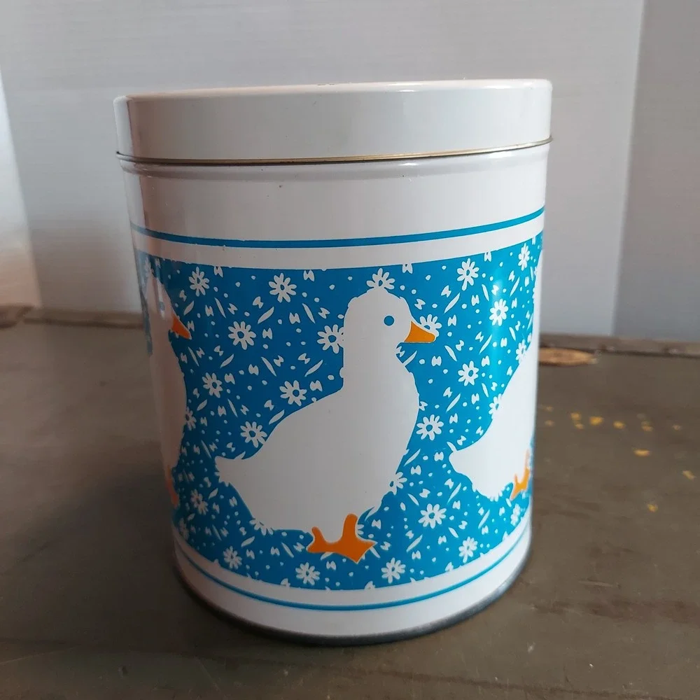 Vintage Blue White Country Duck Metal Canister Tin Farmhouse Decor 5.75x5in